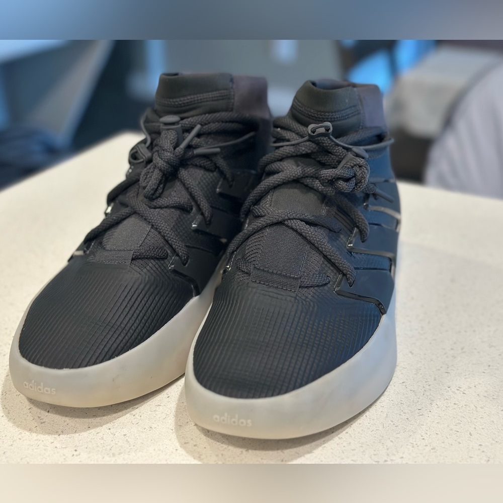 EUC adidas Fear of God Athletics / Basketball. Men’s size 12